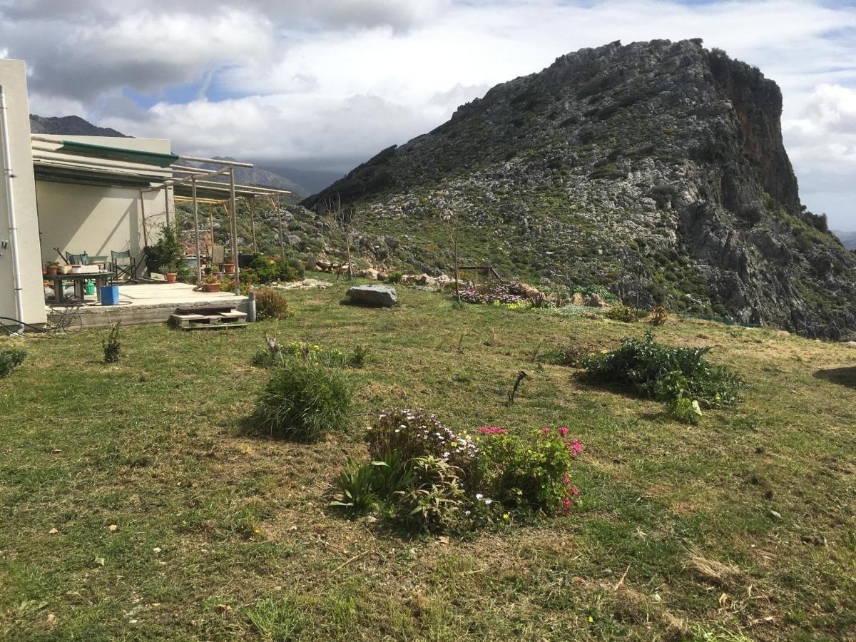 Вилла Rocky Mountain Way Sellia  Экстерьер фото