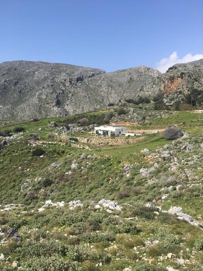 Вилла Rocky Mountain Way Sellia  Экстерьер фото