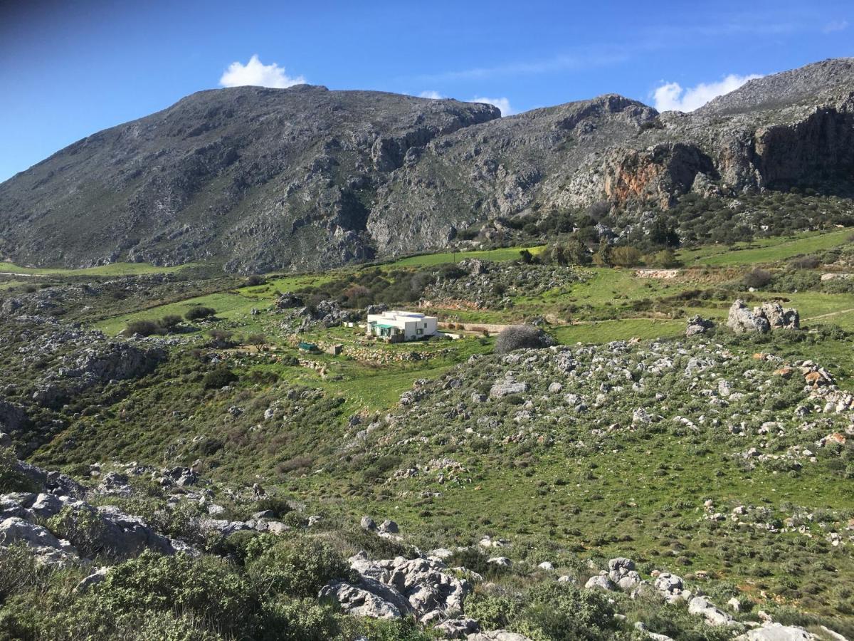 Вилла Rocky Mountain Way Sellia  Экстерьер фото